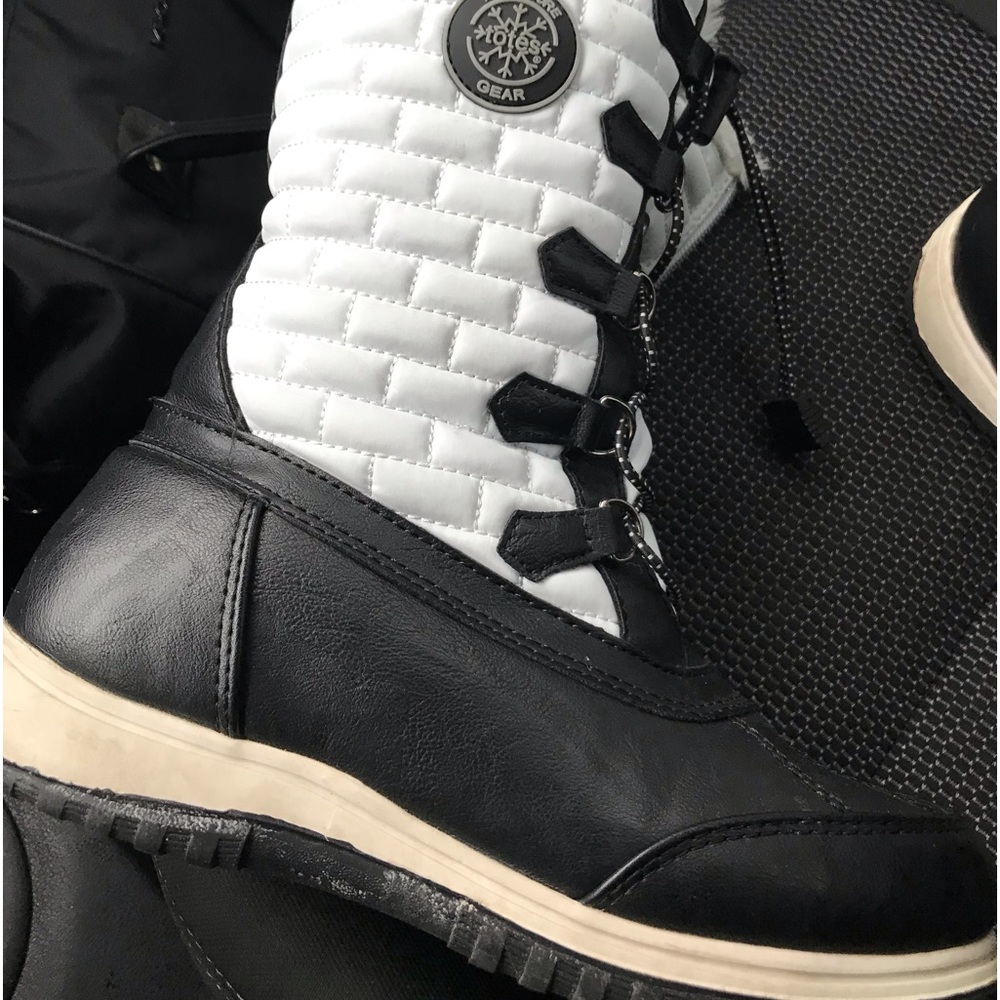 Woman’s winter boots